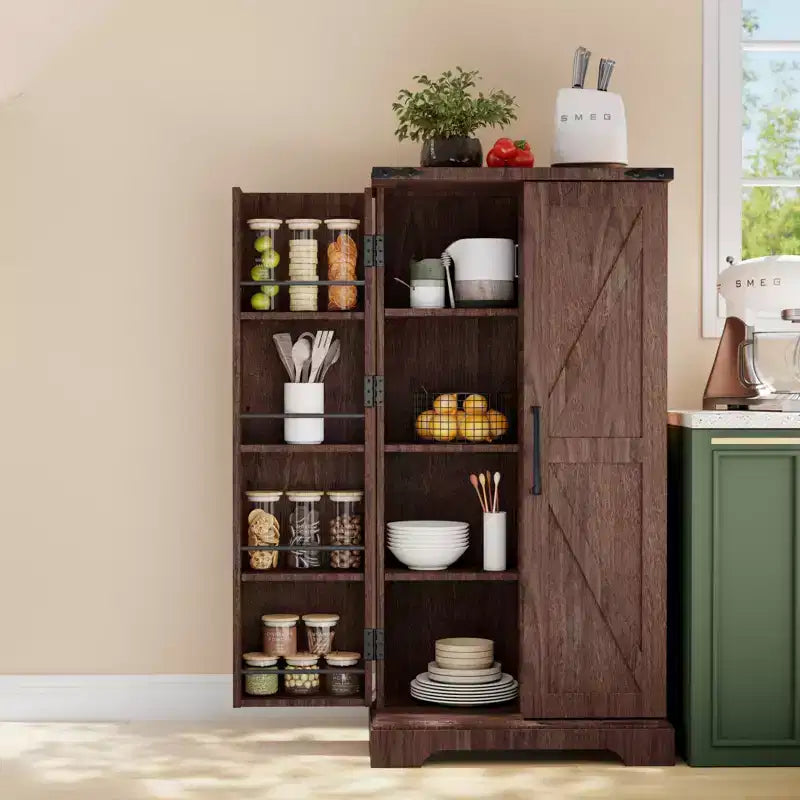 Garde-manger de cuisine de ferme avec portes de grange et étagères réglables, armoire de rangement, placard en bois rustique pour la cuisine