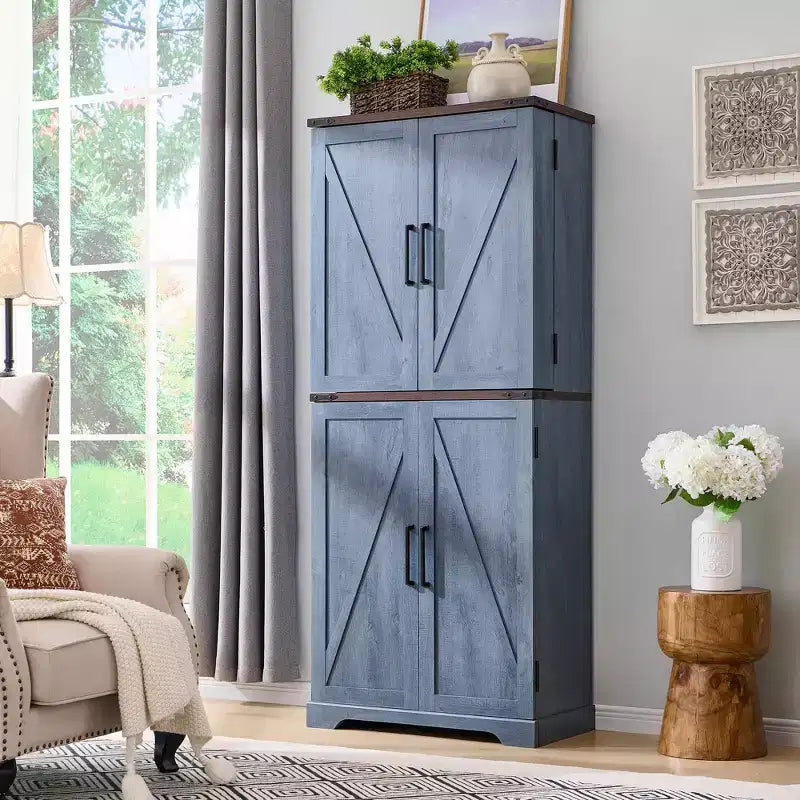 Garde-manger de cuisine de ferme avec portes de grange et étagères réglables, armoire de rangement, placard en bois rustique pour la cuisine