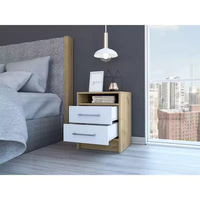 Avec son design épuré et moderne, cette table de chevet, table d'appoint, table d'appoint à plateau supérieur, deux tiroirs – Blanc / Chêne clair offre un rangement pratique.